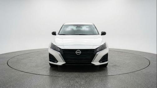 Glacier White 2025 Nissan Altima SV FWD