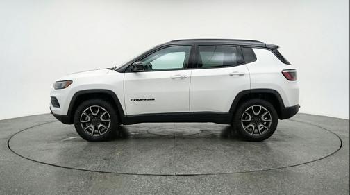 Bright White Clearcoat 2025 Jeep Compass Trailhawk