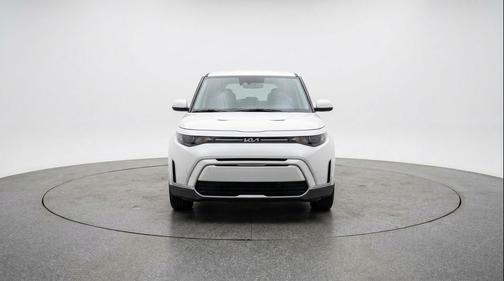 Snow White Pearl 2025 Kia Soul LX