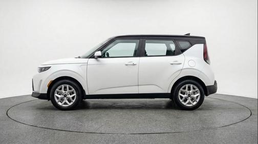 Snow White Pearl 2025 Kia Soul LX