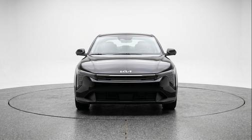 Aurora Black Pearl 2025 Kia K4 LXS