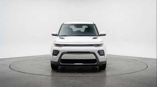 Snow White Pearl 2025 Kia Soul LX