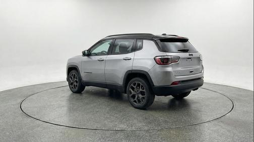 Silver Zynith Metallic Clearcoat 2025 Jeep Compass Limited