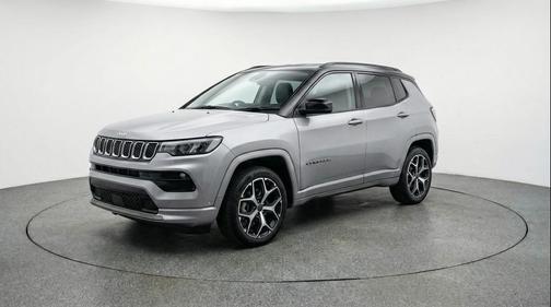 Silver Zynith Metallic Clearcoat 2025 Jeep Compass Limited