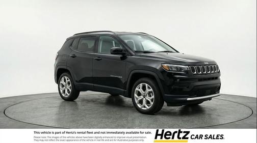 Diamond Black Crystal Pearlcoat 2025 Jeep Compass Latitude
