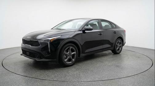 Aurora Black Pearl 2025 Kia K4 LXS