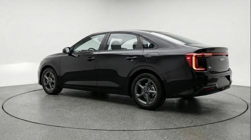 Aurora Black Pearl 2025 Kia K4 LXS