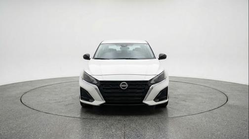 Glacier White 2025 Nissan Altima SV FWD