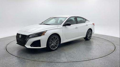 Glacier White 2025 Nissan Altima SV FWD
