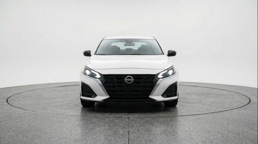 Glacier White 2025 Nissan Altima SV FWD