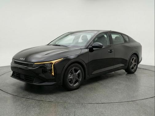 Aurora Black Pearl 2025 Kia K4 LXS