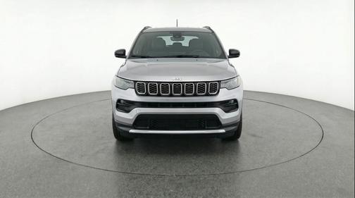 Silver Zynith Metallic Clearcoat 2025 Jeep Compass Limited