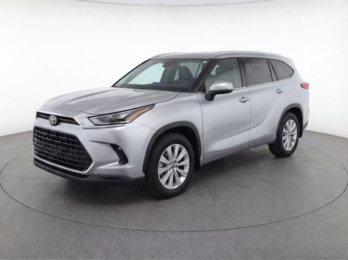 Celestial Silver Metallic 2024 Toyota Grand Highlander XLE