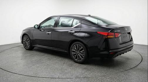 Super Black 2025 Nissan Altima SV FWD