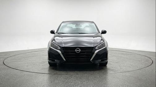 Super Black 2025 Nissan Altima SV FWD
