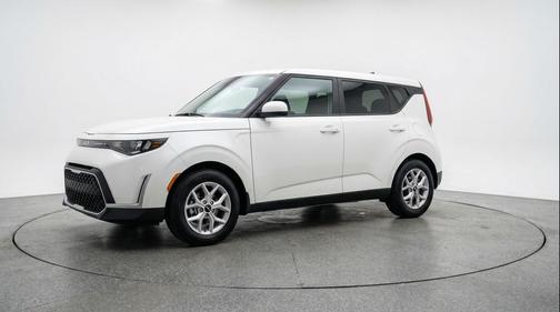 Snow White Pearl 2025 Kia Soul LX