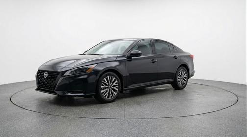 Super Black 2025 Nissan Altima SV FWD