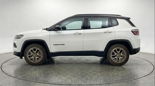 Bright White Clearcoat 2025 Jeep Compass Trailhawk
