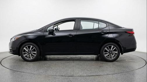 Super Black 2025 Nissan Versa 1.6 SV