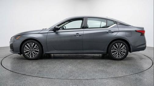 Gun Metallic 2025 Nissan Altima SV FWD