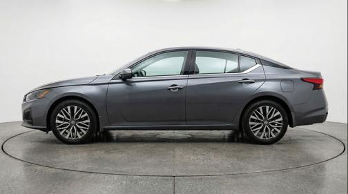 Gun Metallic 2025 Nissan Altima SV FWD