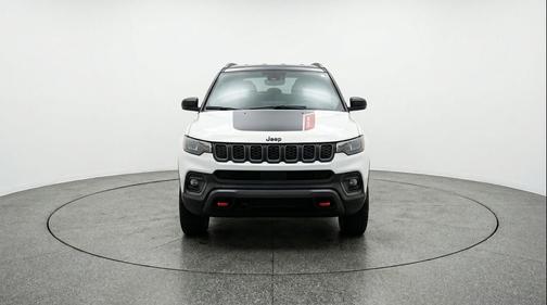Bright White Clearcoat 2025 Jeep Compass Trailhawk