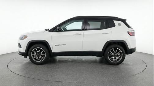 Bright White Clearcoat 2025 Jeep Compass Trailhawk