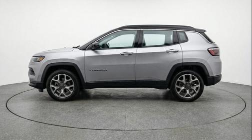 Silver Zynith Metallic Clearcoat 2025 Jeep Compass Limited