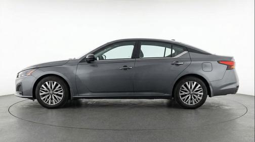 Gun Metallic 2025 Nissan Altima SV FWD