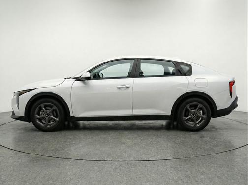 Snow White Pearl 2025 Kia K4 LXS