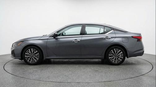 Gun Metallic 2025 Nissan Altima SV FWD
