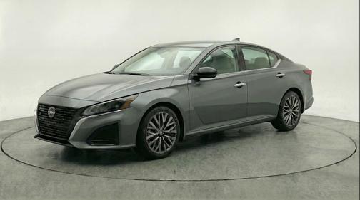 Gun Metallic 2025 Nissan Altima SV FWD