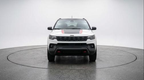 Bright White Clearcoat 2025 Jeep Compass Trailhawk