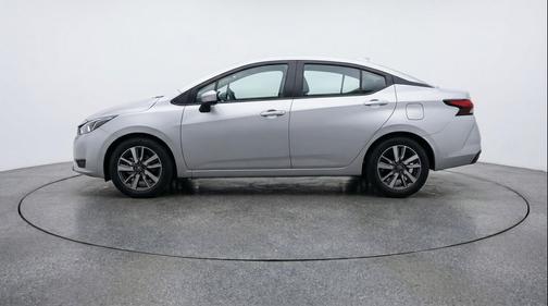 Brilliant Silver Metallic 2025 Nissan Versa 1.6 SV