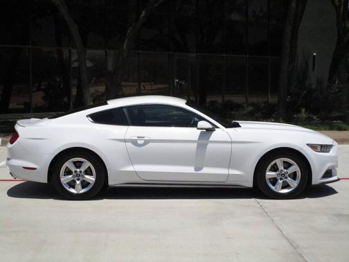 White 2015 Ford Mustang V6