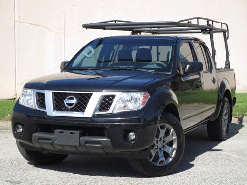 Black 2021 Nissan Frontier SV