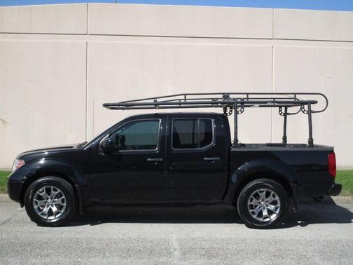 Black 2021 Nissan Frontier SV