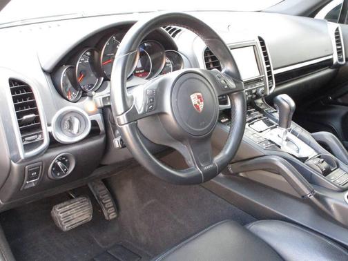 2014 Porsche Cayenne Platinum Edition