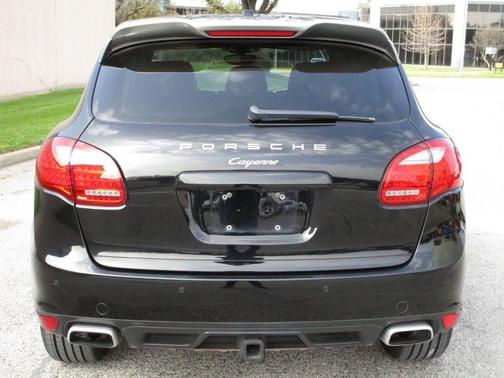 2014 Porsche Cayenne Platinum Edition