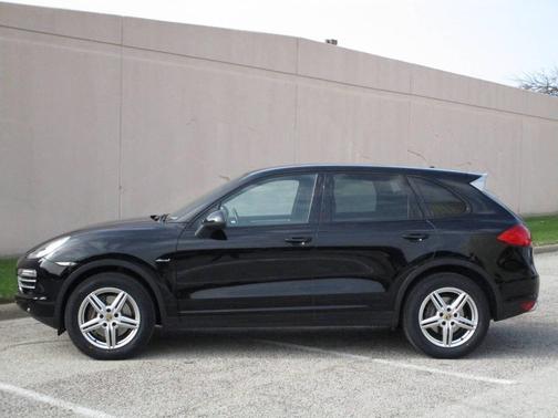 2014 Porsche Cayenne Platinum Edition