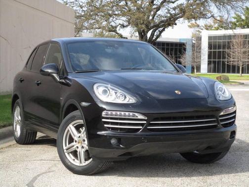 2014 Porsche Cayenne Platinum Edition