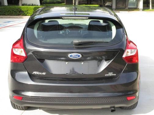 Black 2013 Ford Focus SE