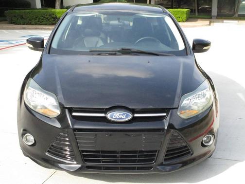 Black 2013 Ford Focus SE