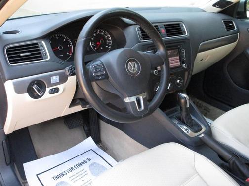 Tan 2014 Volkswagen Jetta TDI