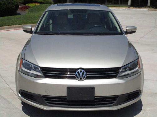 Tan 2014 Volkswagen Jetta TDI