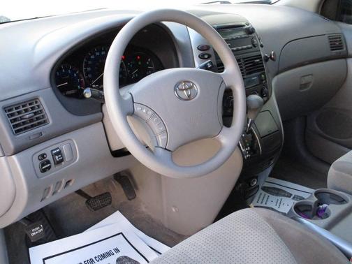 2009 Toyota Sienna LE