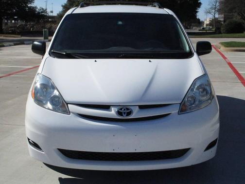 2009 Toyota Sienna LE