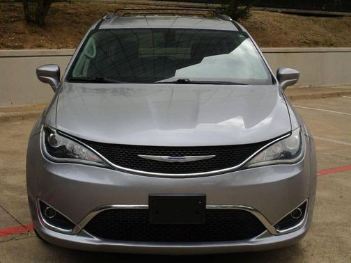 2018 Chrysler Pacifica Touring-L