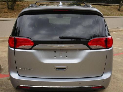 2018 Chrysler Pacifica Touring-L
