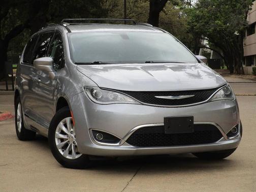 2018 Chrysler Pacifica Touring-L